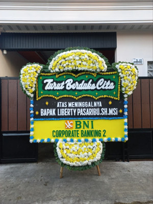 Papan Bunga Duka di Sarudik