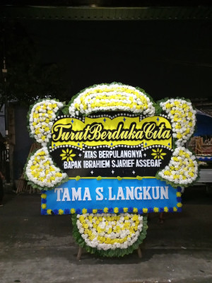 Papan Bunga Duka di Sarudik